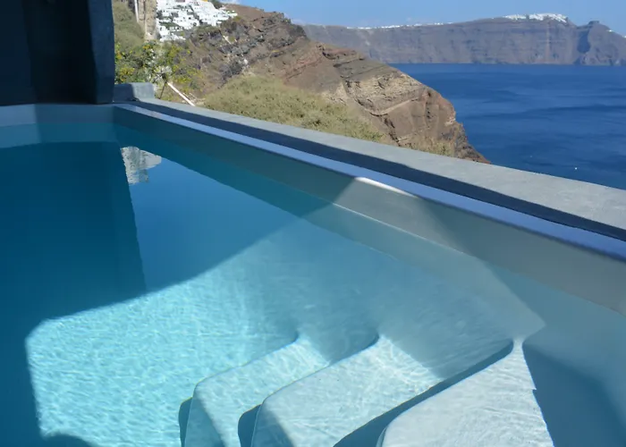 White Pearl Oia (Santorini)