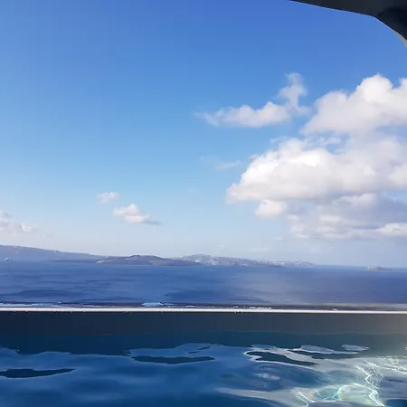 White Pearl Oia (Santorini)