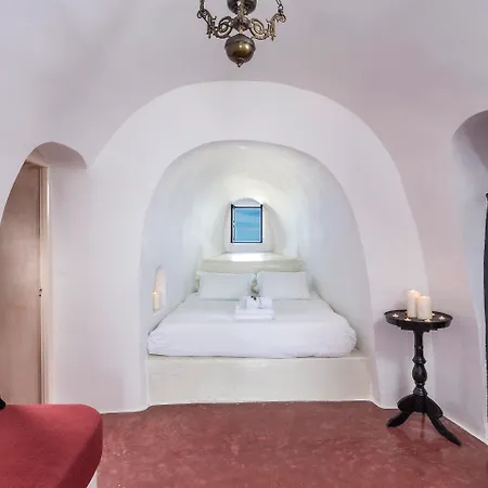 Vila White Pearl Oia