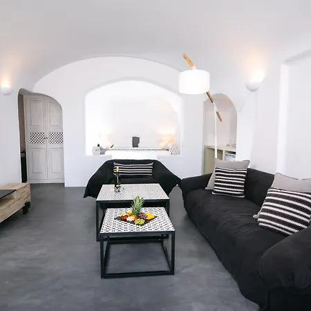 White Pearl Oia