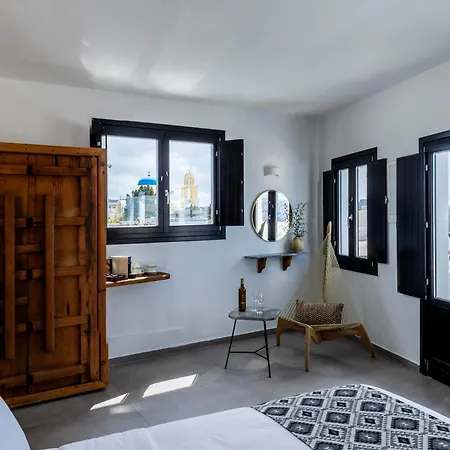 White Pearl Oia