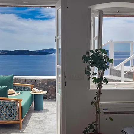 White Pearl * Oia (Santorini)