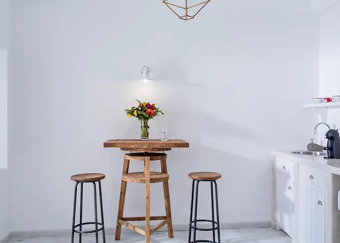 White Pearl * Oia (Santorini)