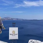 White Pearl * Oia (Santorini)